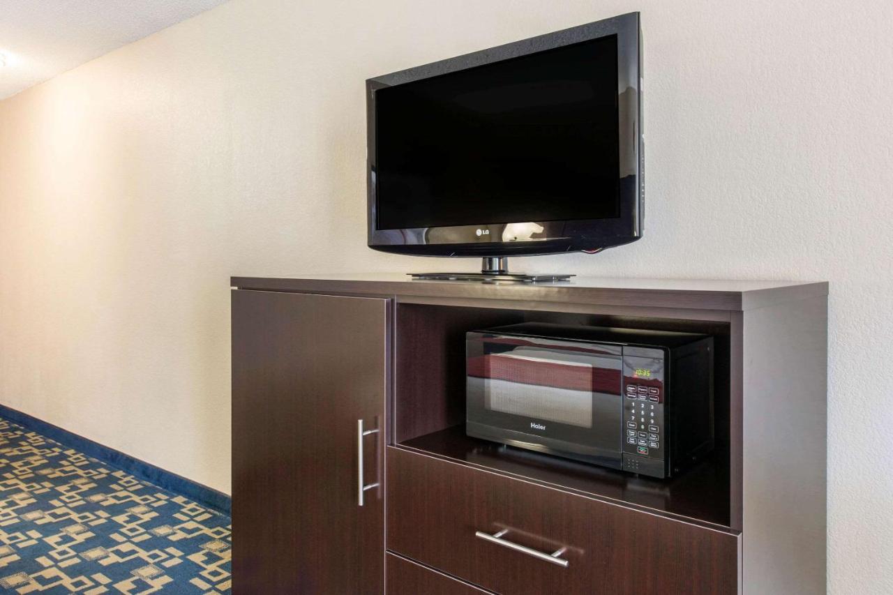 Comfort Inn & Suites Near Universal Orlando Resort-Convention Ctr Екстер'єр фото